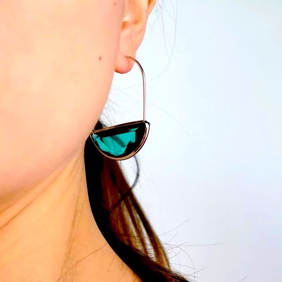 🌈2/$30 New Anthro Faceted Crescent Earrings - Picture 2 of 3